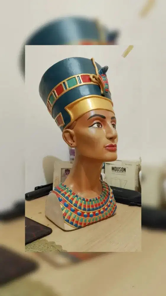 Pajangan Patung Dada Nefertiti Queen of Egypt