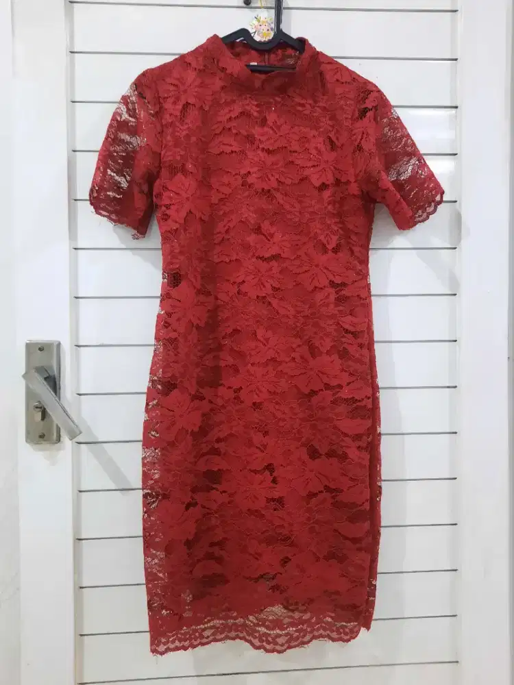 Dress brukat merah maron tangan pendek cantik