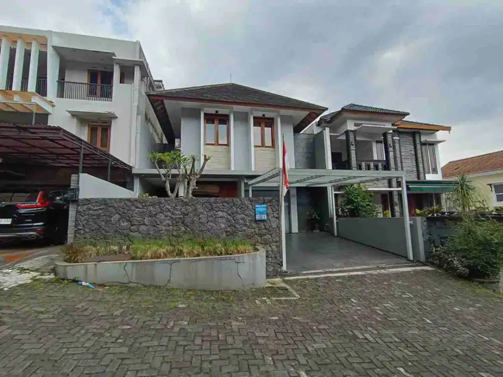 Rumah Modern di Komplek Alamanda Dago Permai Tubagus Ismail