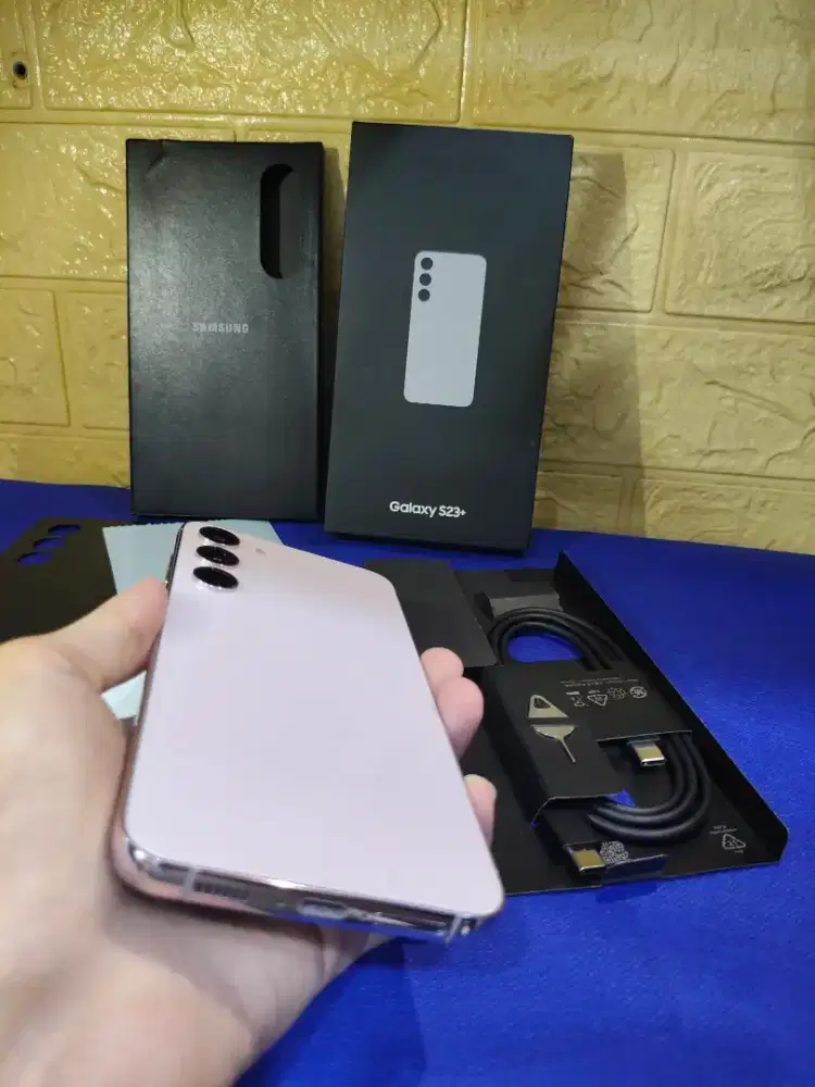 Hp Samsung S23+ / S23 plus 8/256 Sangat Mulus seperti Baru Fullset ori
