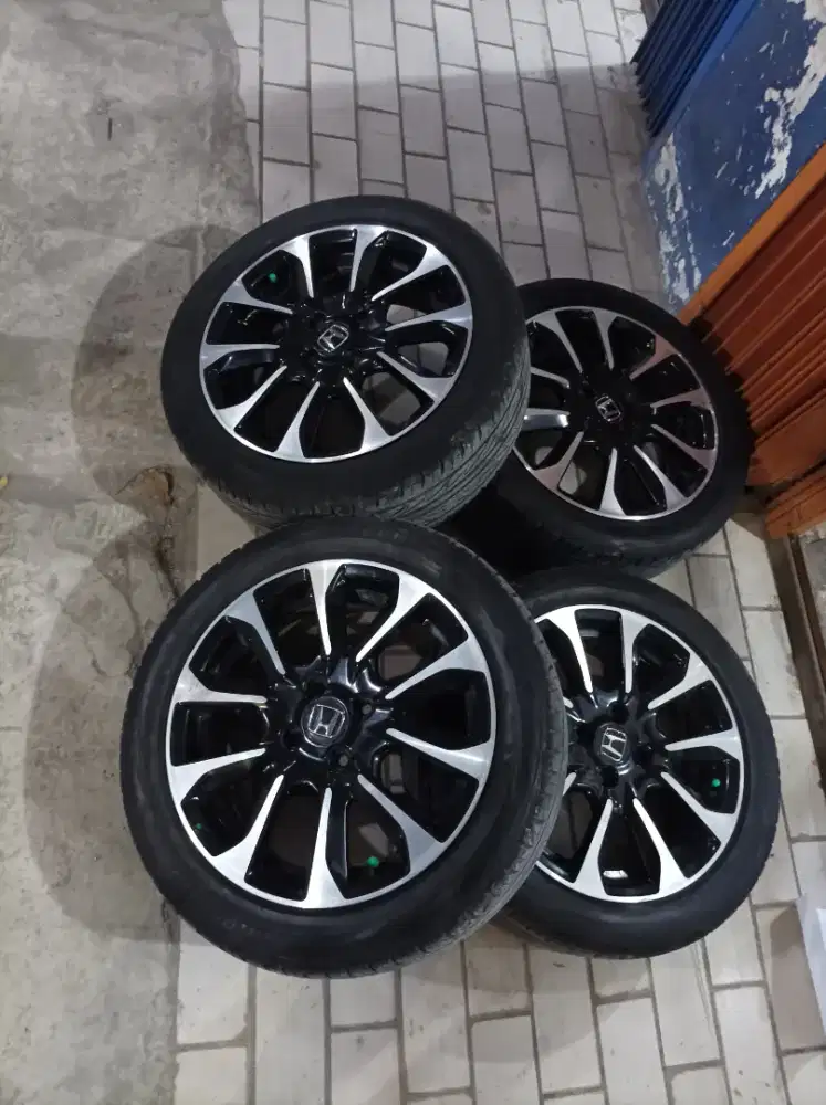 DI JUAL SATU SET BAN MOBIL ORI JAZZ DAN VELG RING 16