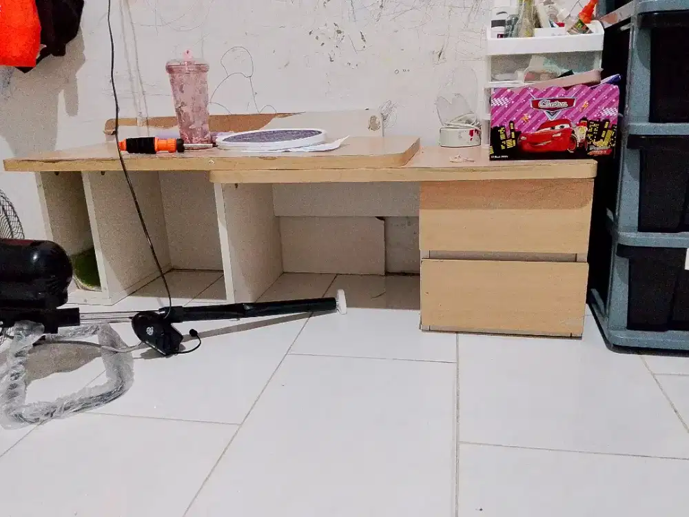 Meja panjang lesehan serbaguna