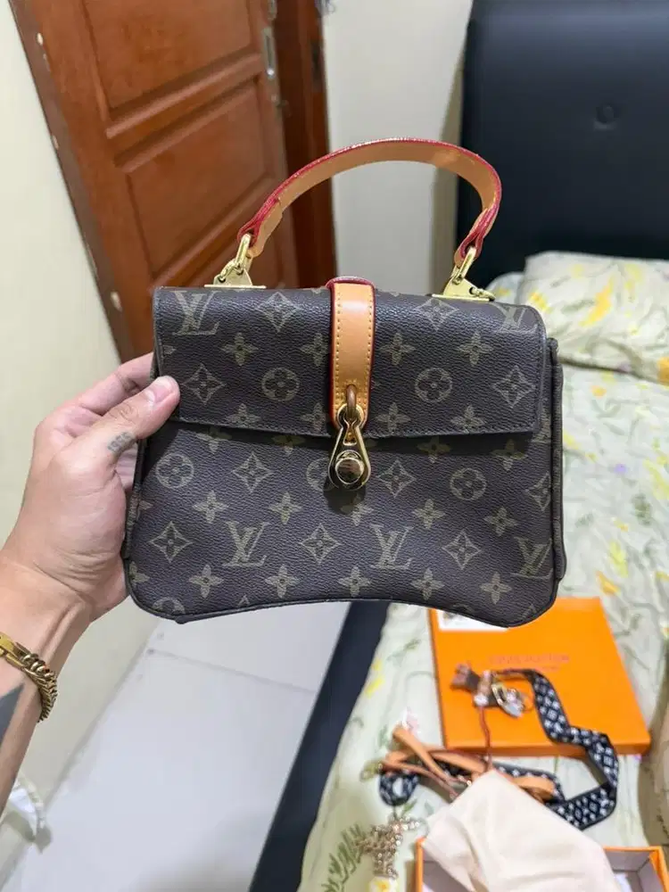 Di jual Louis Vuitton nano handle bag