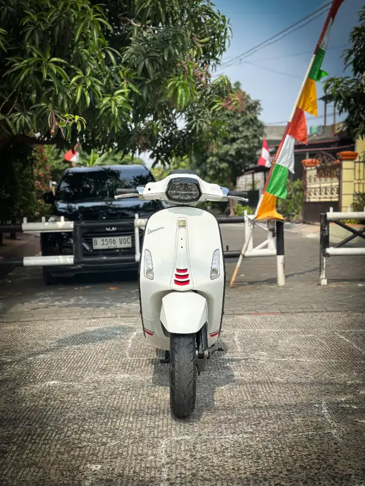 VESPA SPRINT S 150 ABS 2023 PUTIH - TERMURAH SEINDONESIA