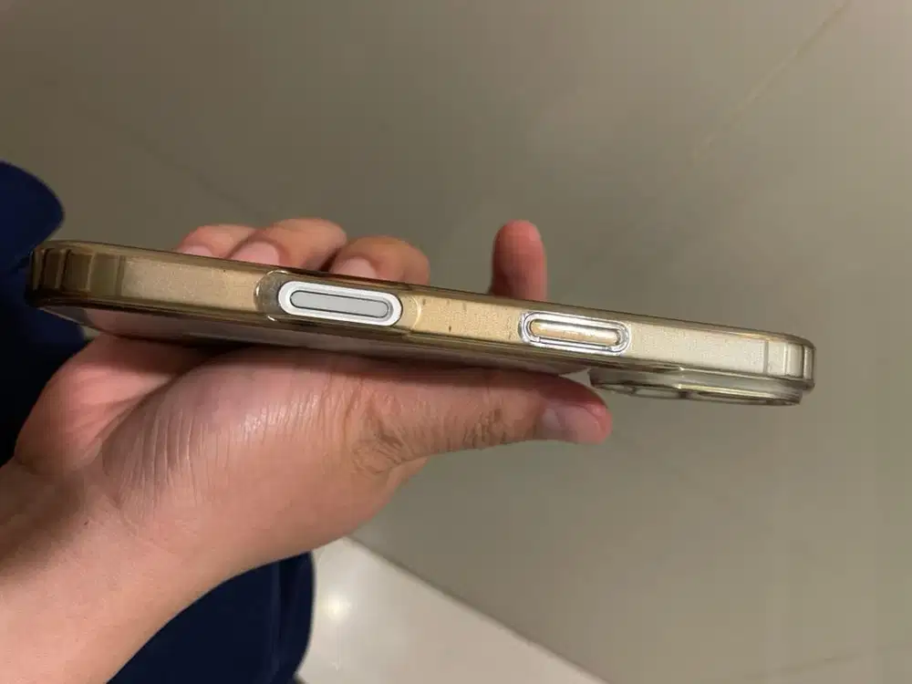 Ip 17 256gb pemakaian pribadi garansi ibox masih aktif