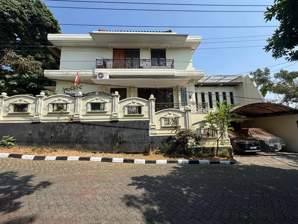 RUMAH LUAS PERUMAHAN SEMERU GAJAHMUNGKUR  DEKAT AKPOL SEMARANG