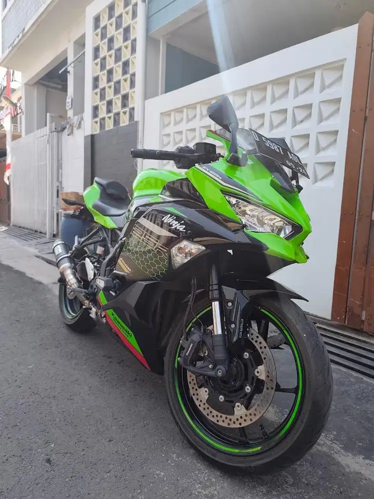 Di jual kawasaki ninja zx-25r like new
