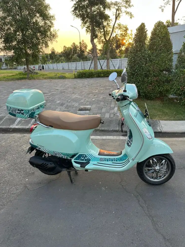 Vespa Batik Limited 2025 Like New