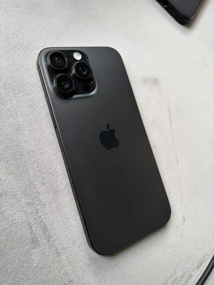 iPhone 16 Pro Max 256GB Black Titanium ex iBox Mulus Fullset – BH 90%
