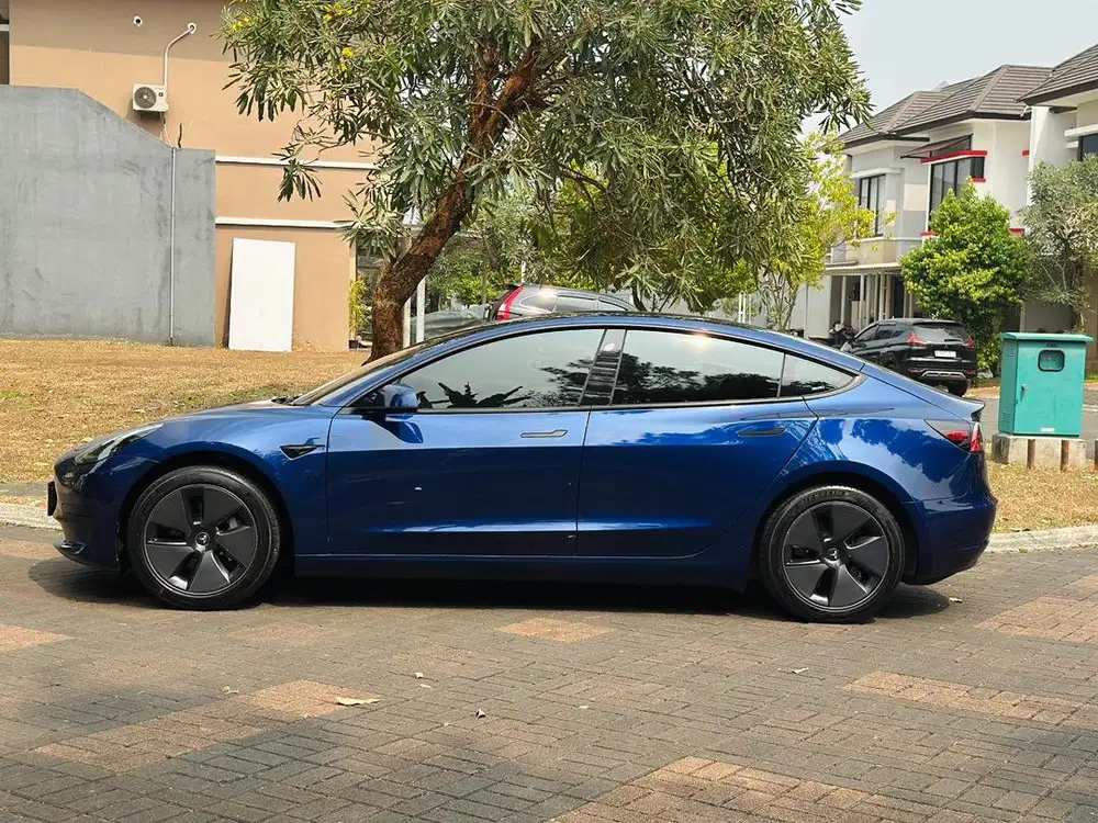 Tesla Model 3 Standard Plus 2024/2023 CASH Frost Blue Metalik Jual CPT