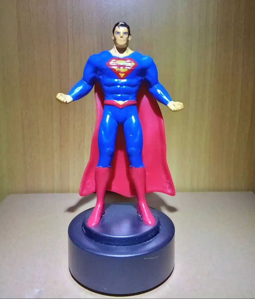 Mainan Figure Superman DC