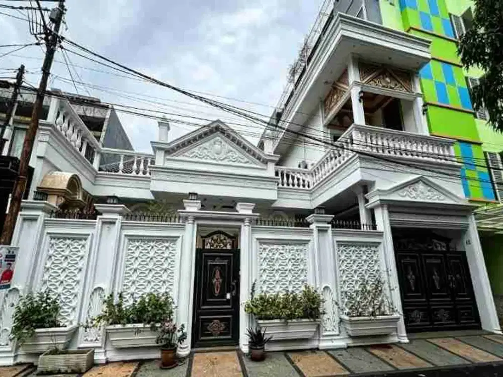 Luxury House Dijual Duren Sawit Jakarta Timur LT 470 m² Kolam Renang