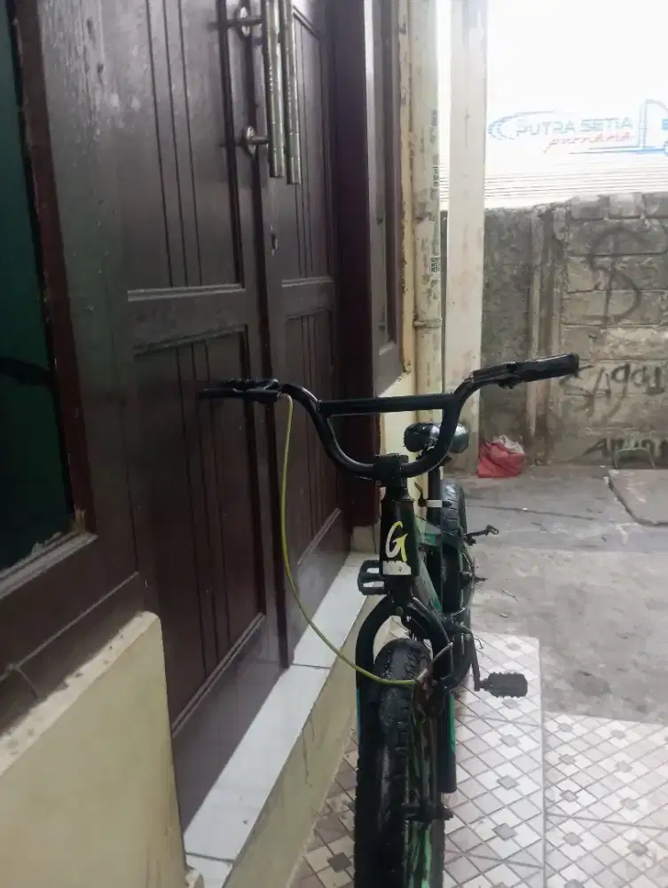Di jual sepeda BMX merek GENIO
