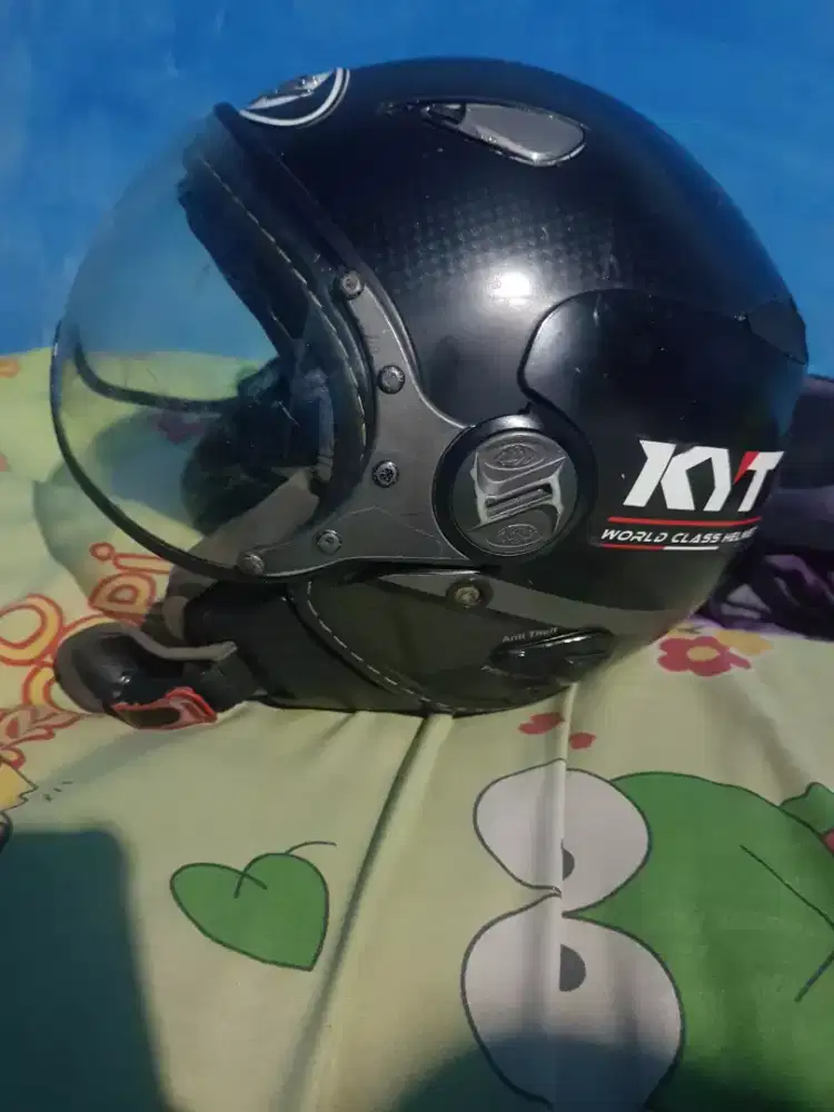 Misi mau jual helm kyt pilot msh bagus layak pakai lok cirkot