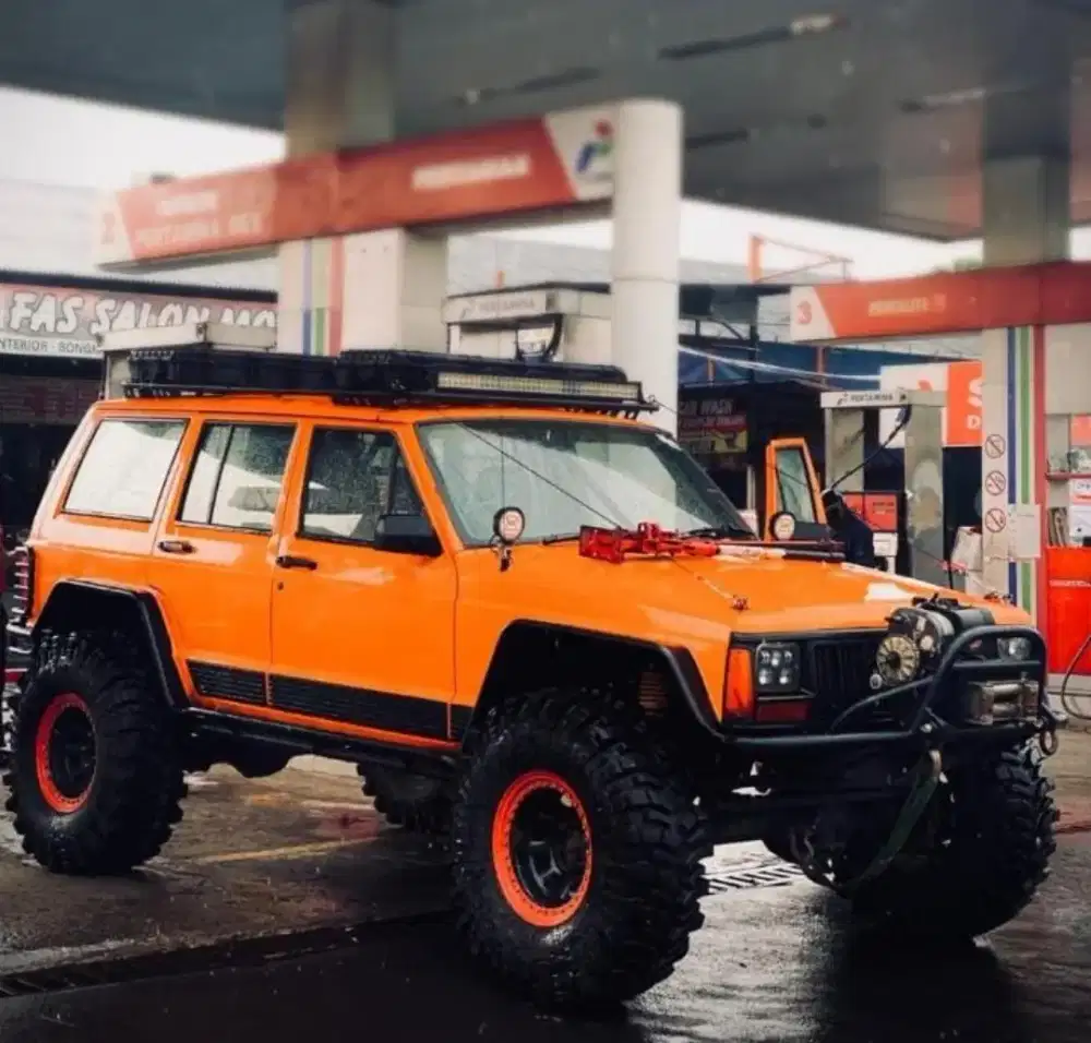 Cherokee offroad full speck