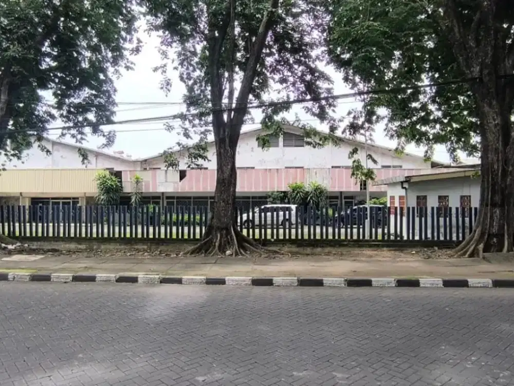 Ex Pabrik di Jl Raya Rungkut Industri, Surabaya Selatan