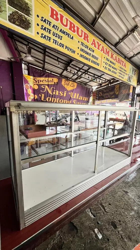 etalase bekas kondisi bersih siap pakai