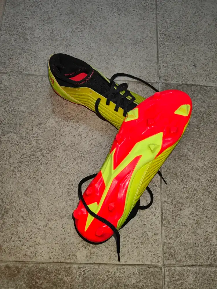 Sepatu bola Adidas predator size 47 1/3 29cm cari bartetar size 44 1/3