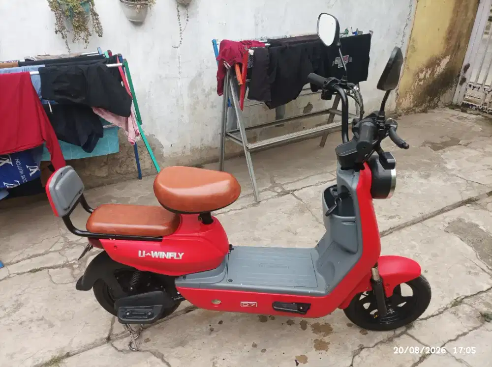 Sepeda listrik uwinfly D7