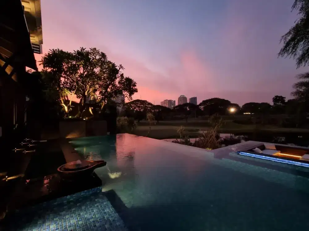 Rumah Mewah Golf View di Bukit Darmo Golf dkt Pakuwon Graha Citraland