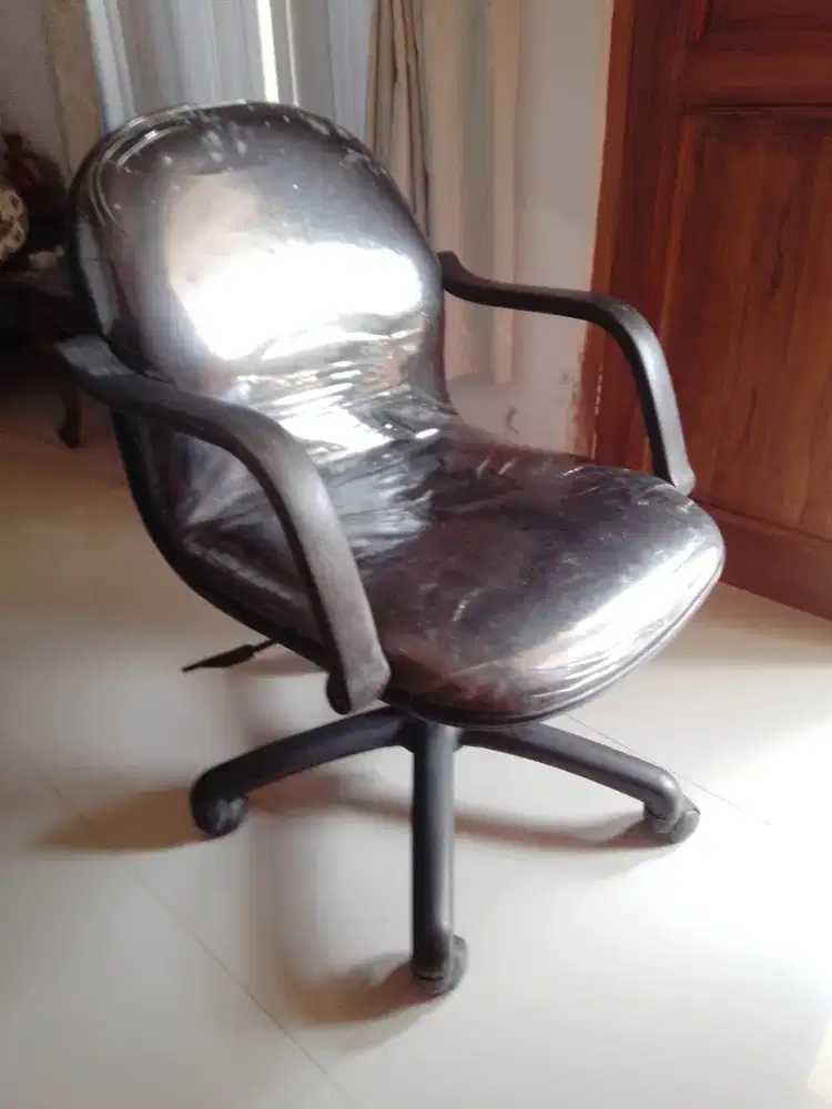 Kursi kantor hidrolik normal murah