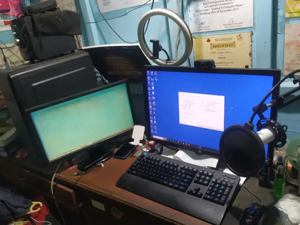 Monitor 24 in & 20 in