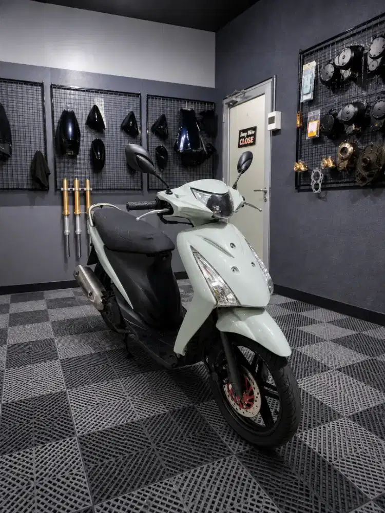 Suzuki Spin 2011 Putih