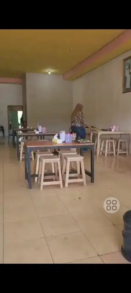 meja kursi etalase