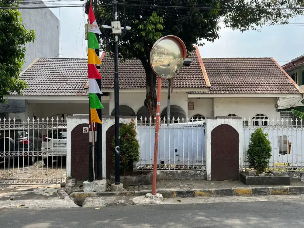 Rumah Strategis 10 Menit ke Gerbang Tol Ampera 2 Hadap Utara J-48772