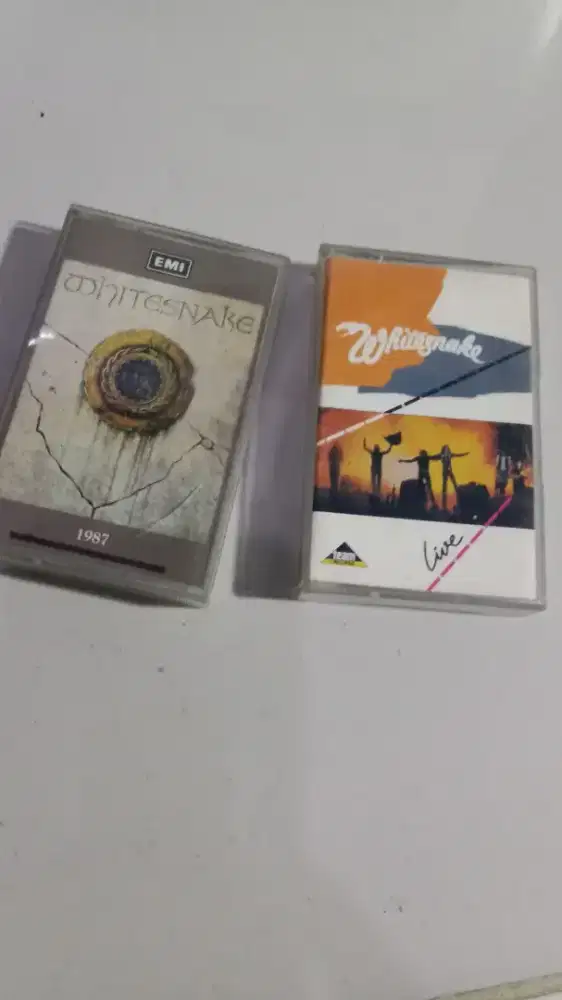 Dua kaset klasik rock white snake band