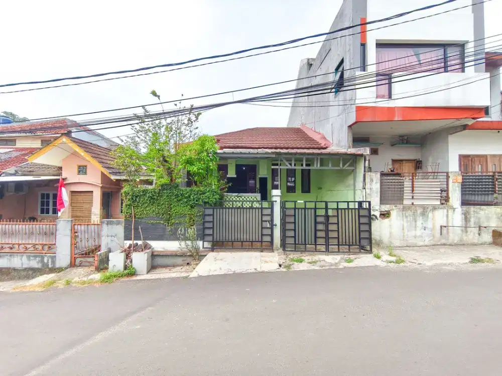 Rumah Luas 1 Lt 15 Menit ke Terminal Pondok Cabe Hadap Utara J-51879