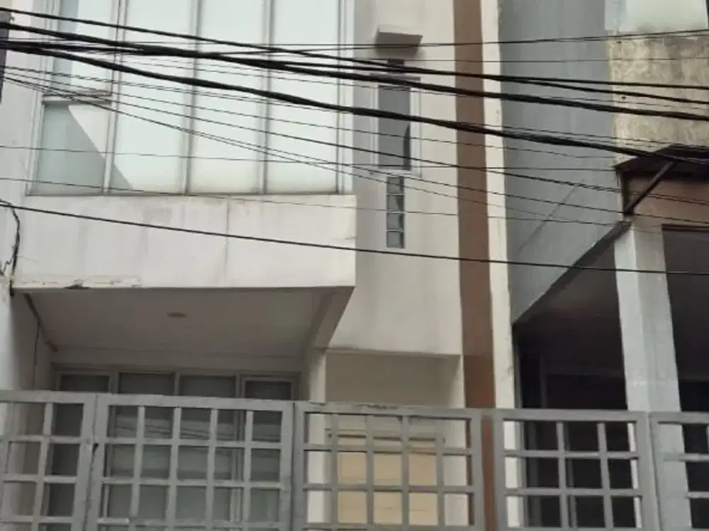 Rumah Kelapa Molek Kelapa Gading Uku 5X17 Strategis 4 LT Hrg Menarik