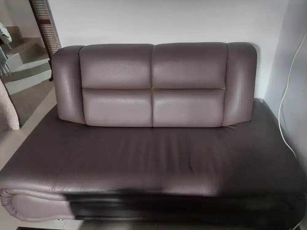 Sofa Minimalis Kulit Cokelat 180x80 cm Empuk Terawat