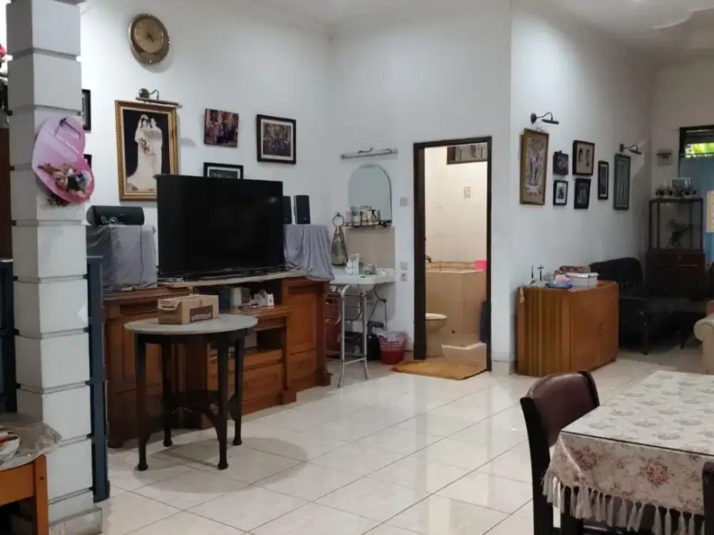 Rumah Minimalis Lahan Luas Siap Huni Strategis Dekat Mainroad Taman Kopo Indah 1