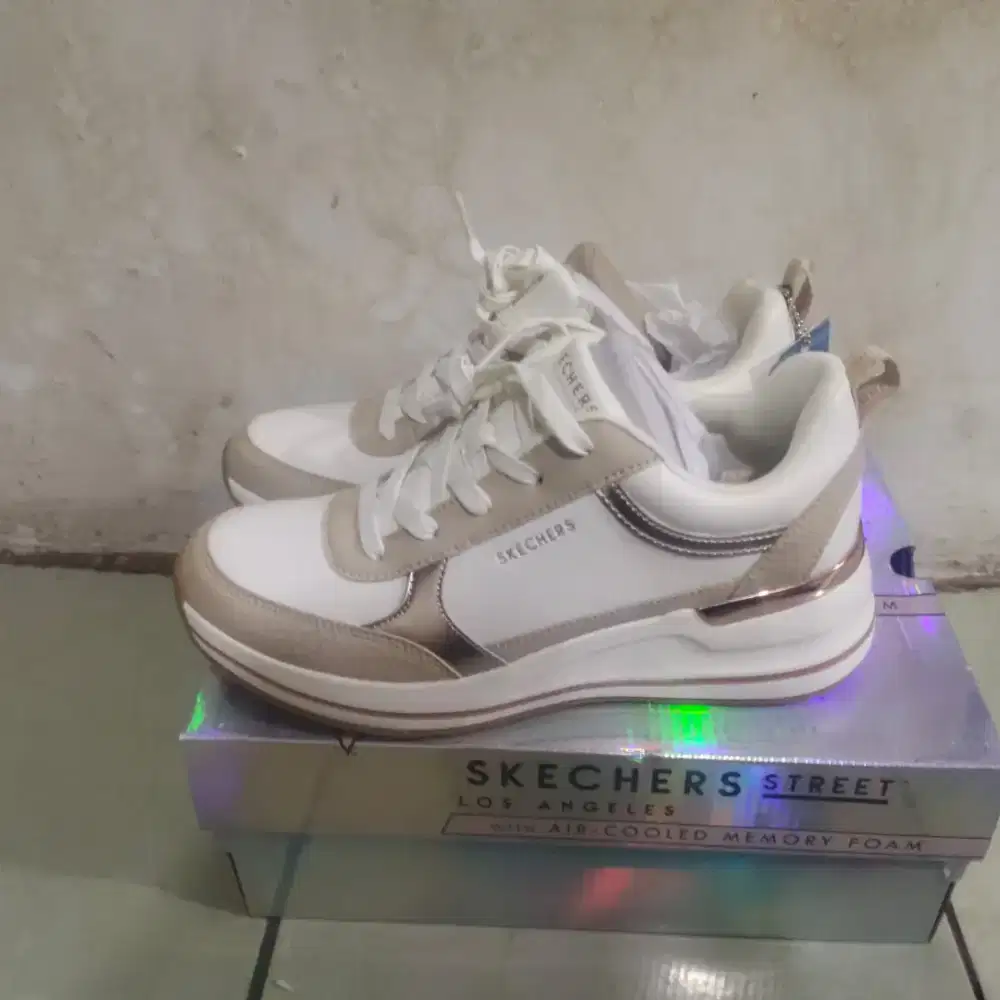 Jual Sepatu Skechers wanita