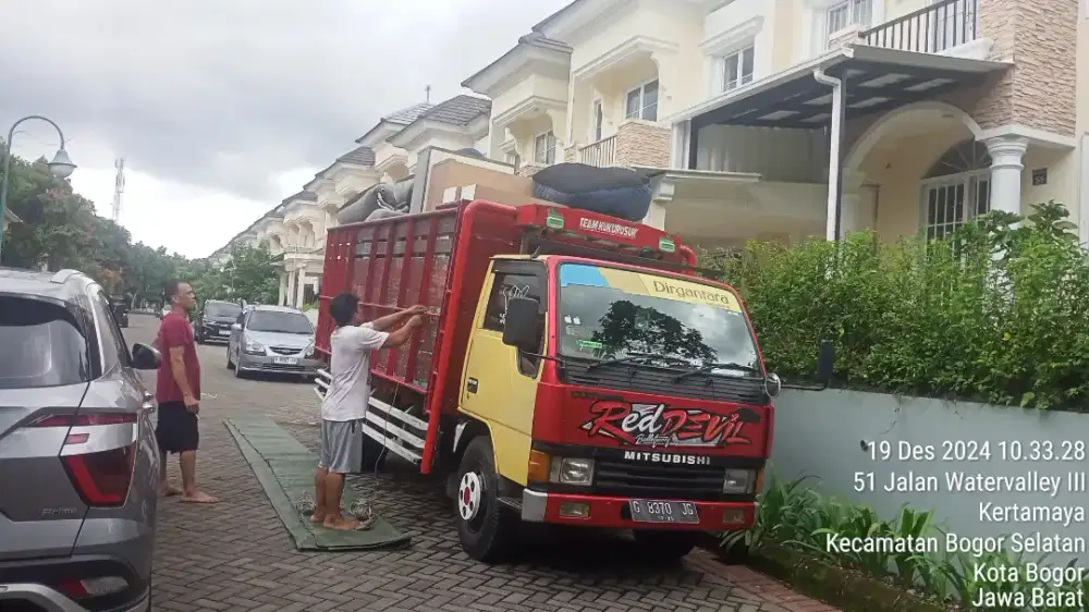Sewa truk pindahan rumah kantor apartement kos2an gudang dll