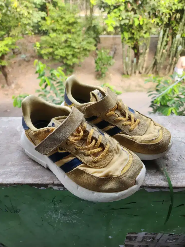 Sepatu anak adidas uk 34