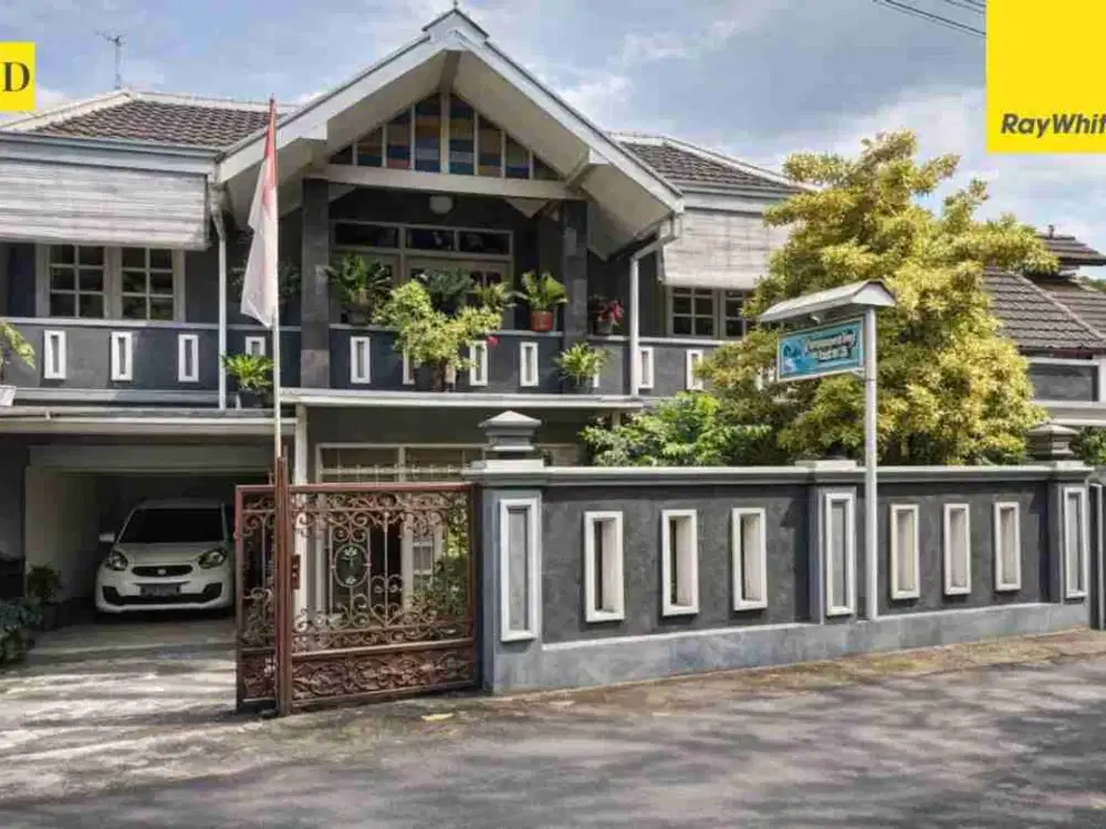 Dijual penginapan 2 lantai area wisata kaliurang yogya. Full furnish, utk investasi,  bisa disewakan pengunjung, ada 10 kmr tidur ( 414.hd )
