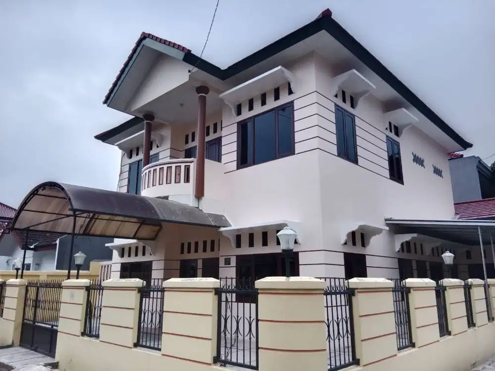 Disewakan Rumah Kantor Lokasi Strategis Jagasatru Tengah Kota Cirebon