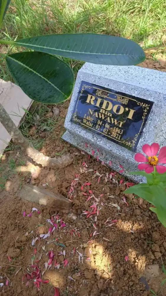 MENERIMA PEMESANAN MAESAN MARMER / BATU NISAN DAERAH GUBENG