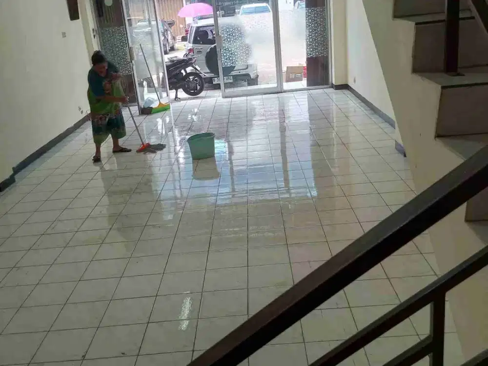 Disewakan Ruko 4 setengah lantai di Kelapa Gading. Jakarta Utara.