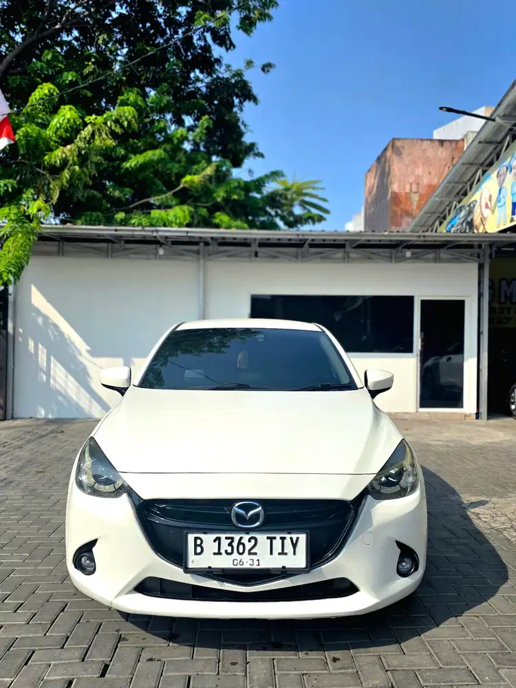 Mazda2 GT AT 2015 Putih!!