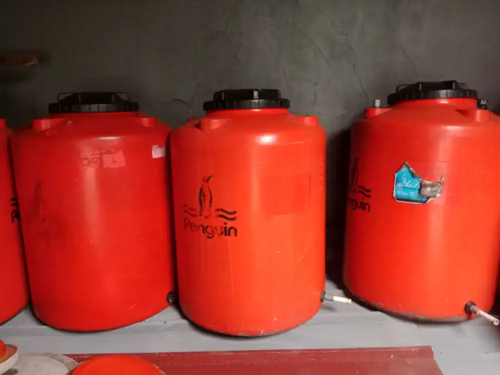 Toren pinguin kapasitas 550liter bekas mulus