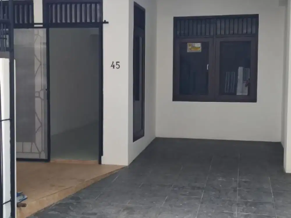 Rumah Hadap Timur di Jalan Hemat Grogol Dekat sekolah BHK, Mall Ciputra