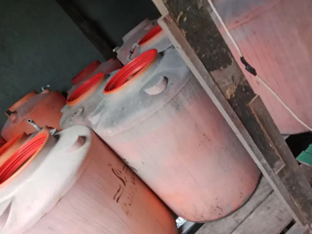 Toren pinguin kapasitas 550liter ready stok
