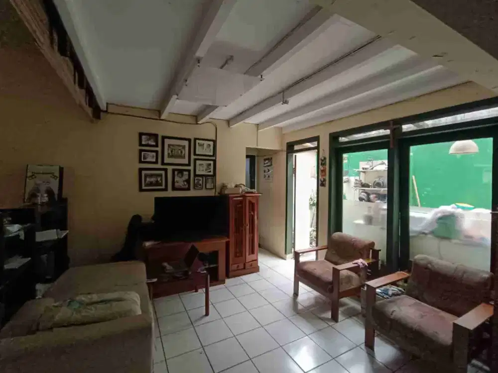 Rumah Dalam Kompleks