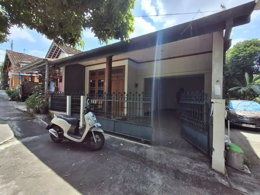 Rumah Tepian Sungai Dikontrakan