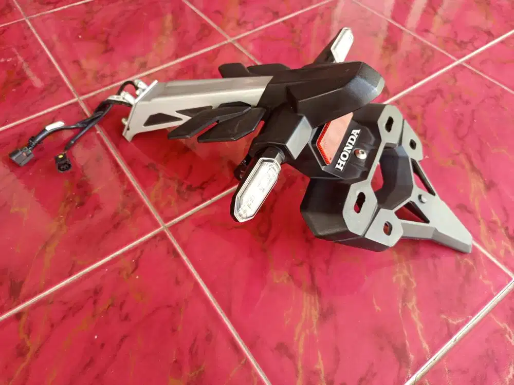 Dijual Spakbor Belakang CBR 250RR Sein Ori + Footsep Blkg