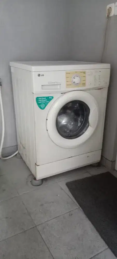 Mesin cuci LG front loading