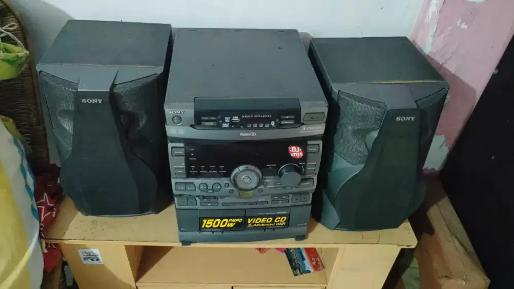 Tape Sony + Speaker Sony
